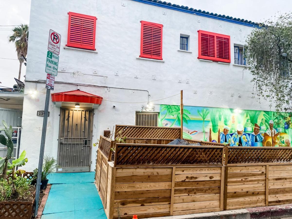 Island Girl Spa + Bed And Breakfast 로스앤젤레스 외부 사진